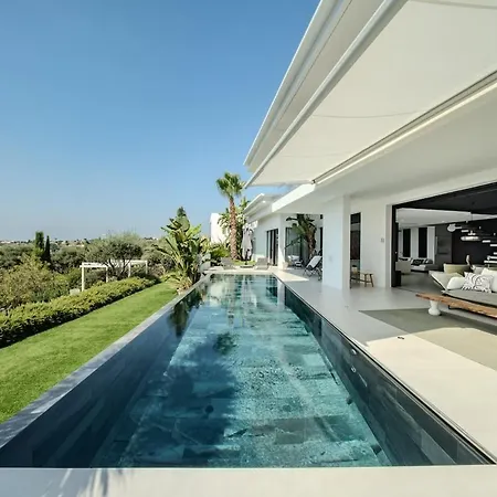 Bonheur 3 Bedrooms, 3 Bathrooms, Pool, Sea View Villa Cagnes-sur-Mer