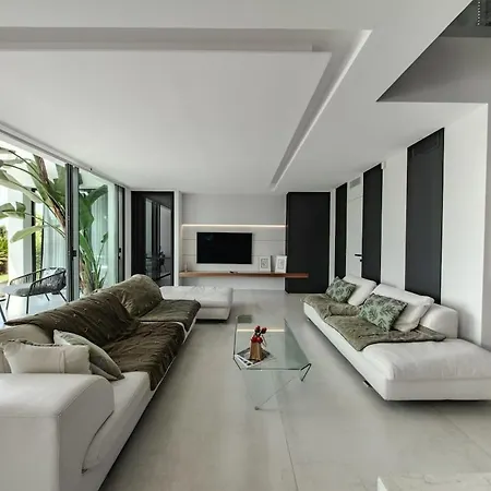 Villa Bonheur 3 Bedrooms, 3 Bathrooms, Pool, Sea View