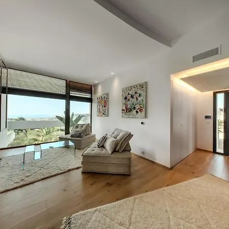 Bonheur 3 Bedrooms, 3 Bathrooms, Pool, Sea View Villa Cagnes-sur-Mer
