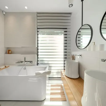Villa Bonheur 3 Bedrooms, 3 Bathrooms, Pool, Sea View *