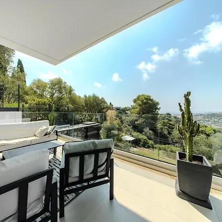 Bonheur 3 Bedrooms, 3 Bathrooms, Pool, Sea View Villa *